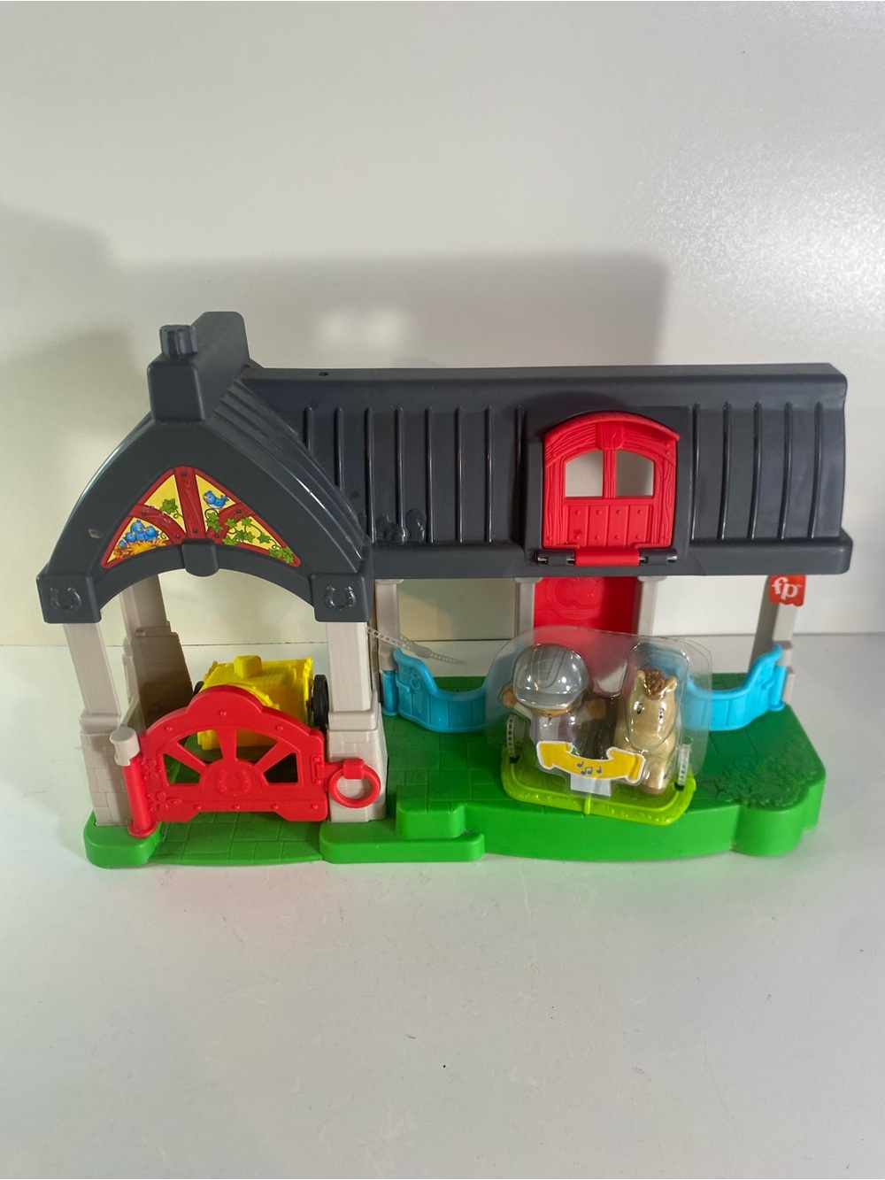 New Fisher-Price Little People Friendly Horses Stable